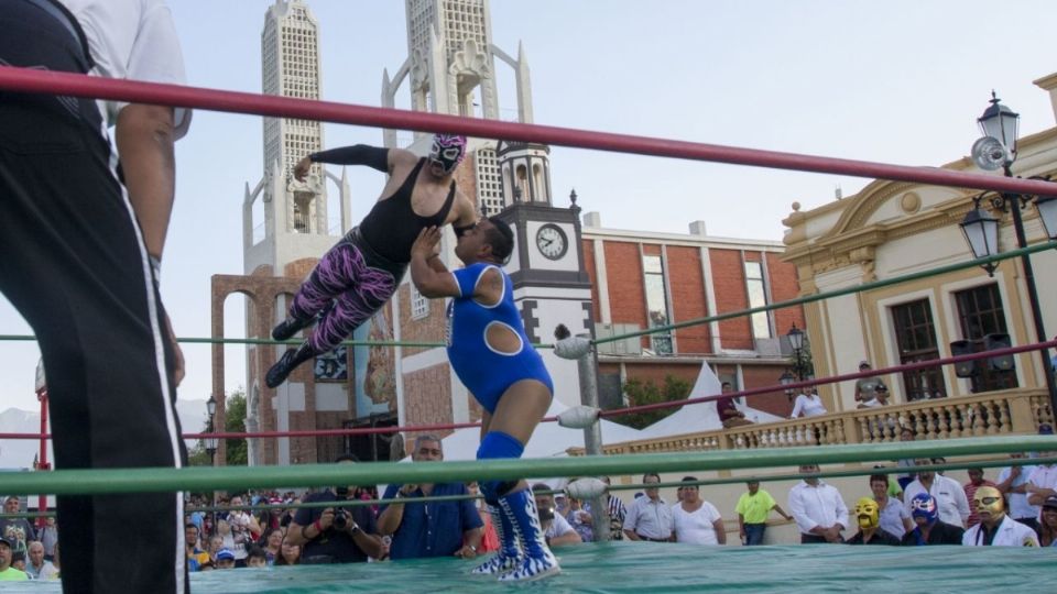 El luto apareció en la lucha libre. Foto: Cuartoscuro