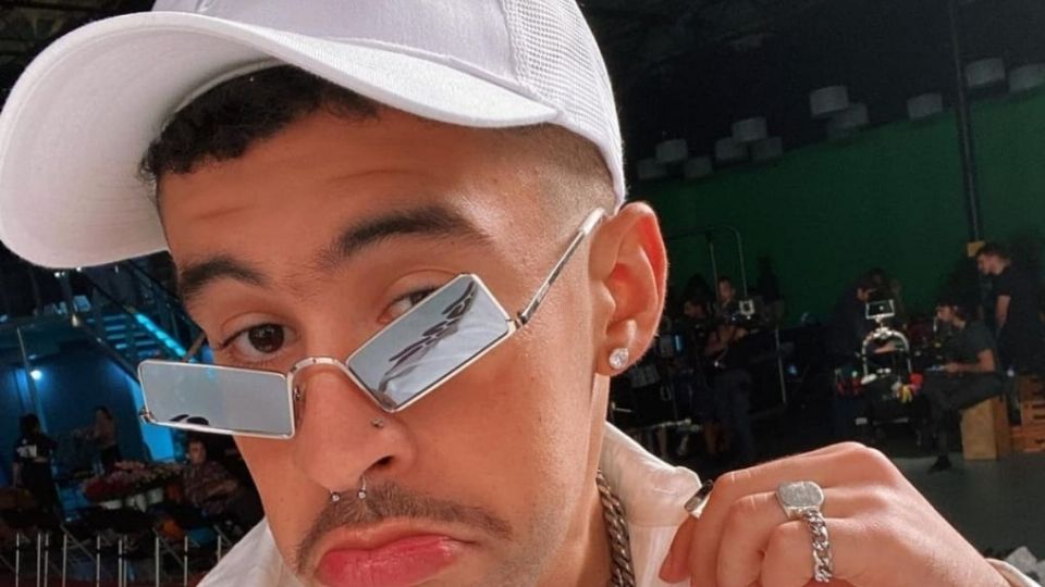 Bad Bunny aseguró que fue el peor error colocarse los implantes dentales y aconsejó no hacerlo. Foto: Especial