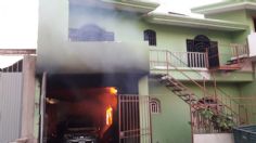 VIDEO: Se registra fuerte incendio en una vivienda de la colonia Agua Fría en Zapopan