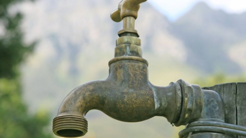 Habitantes de la Zona Metropolitana de Guadalajara se preparan para tandeos de agua