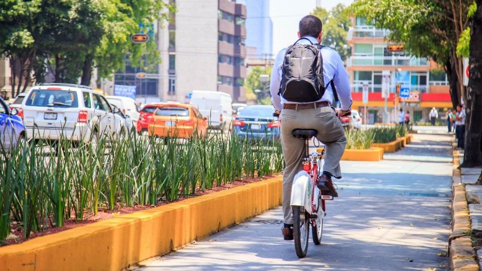 Cada hora pedaleando en la bicicleta se queman 384 calorías. Foto: Especial