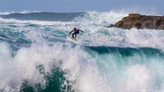 ¡Al borde de la MUERTE! Ola GIGANTE aplastó y arrastró a surfista, aquí su HISTORIA