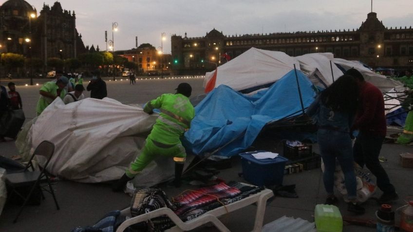 Se retira, de forma pacífica, el campamento Anti AMLO, instalado en el Zócalo