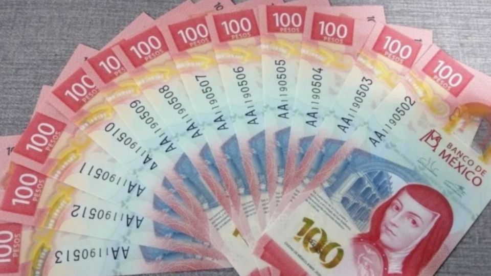 ¿Cuál es el billete de 100 pesos que se puede vender en 12 MIL en Internet? 
FOTO: Archivo