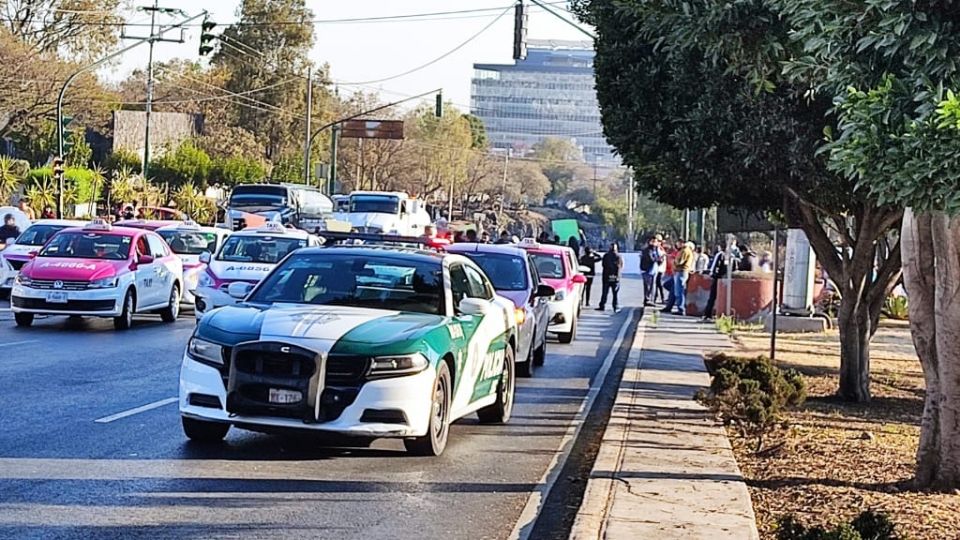 Caos en la carretera Picacho-Ajusco por bloqueo de manifestantes
FOTO: Twitter