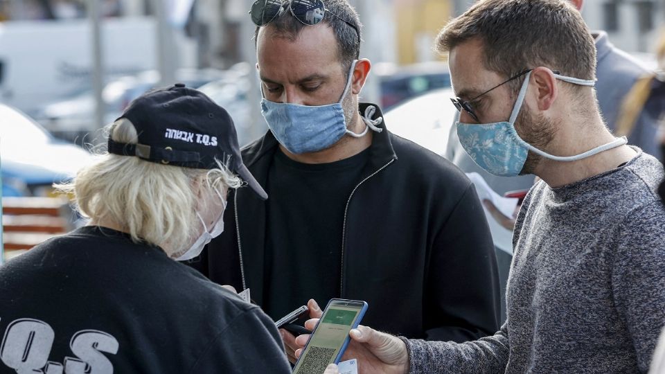 En Israel solicitan prueba de vacunación (Pase Verde) para poder entrar a un concierto en el estadio Bloomfield. Foto: AFP