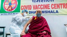 Dalai Lama recibe su primera vacuna contra el Covid-19: VIDEO