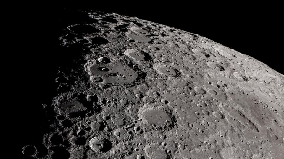 nombres de cráteres en la luna