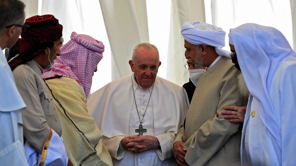 El papa Francisco habló con figuras religiosas iraquíes. Foto: AFP