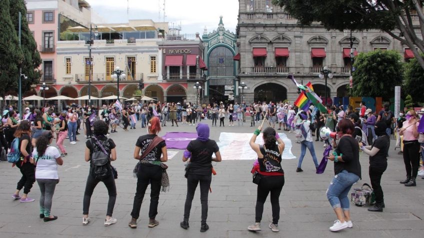 Puebla: Marchan en Puebla para exigir seguridad y despenalizar el aborto