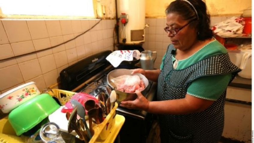 Mujeres, sin poder pagar ni la canasta básica