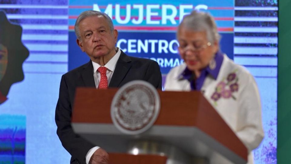 La secretaria Sánchez Cordero junto al presidente López Obrador. Foto: Guillermo O'Gam