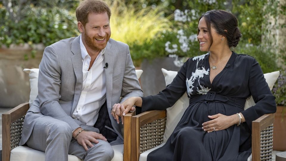 Harry y Meghan durante su entrevista con Oprah. Foto: AP