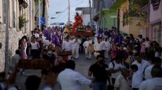 Pese a pandemia, indígenas tzotziles hacen procesión de Jueves Santo: FOTOS