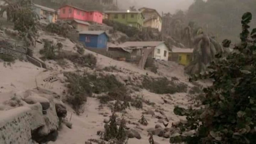 Erupción del volcán La Soufriere deja pueblos tapizados de ceniza y cobra sus primeras víctimas