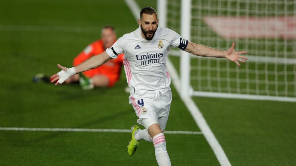 CLASE. Karim marcó su décimo gol al Barca e igualó a Hugo Sánchez y Juanito. Foto: APA