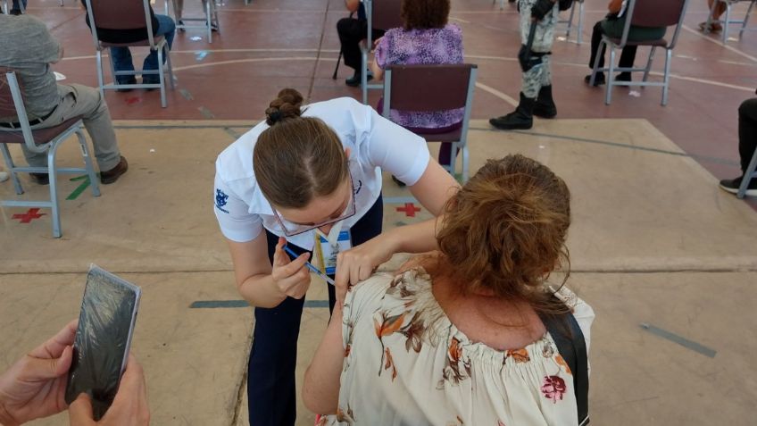 Completan esquema de vacunación contra COVID más de 2 millones de personas