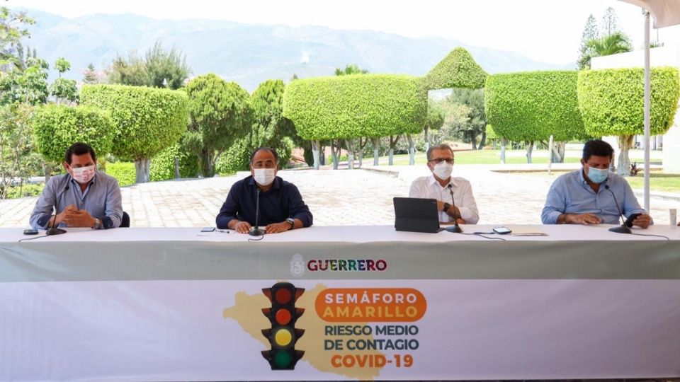 El gobernador de Guerrero, Héctor Astudillo, pidió a toda la población ser paciente para recibir la vacuna y también llamó a no bajar la guardia contra el Covid-19. Foto: Especial