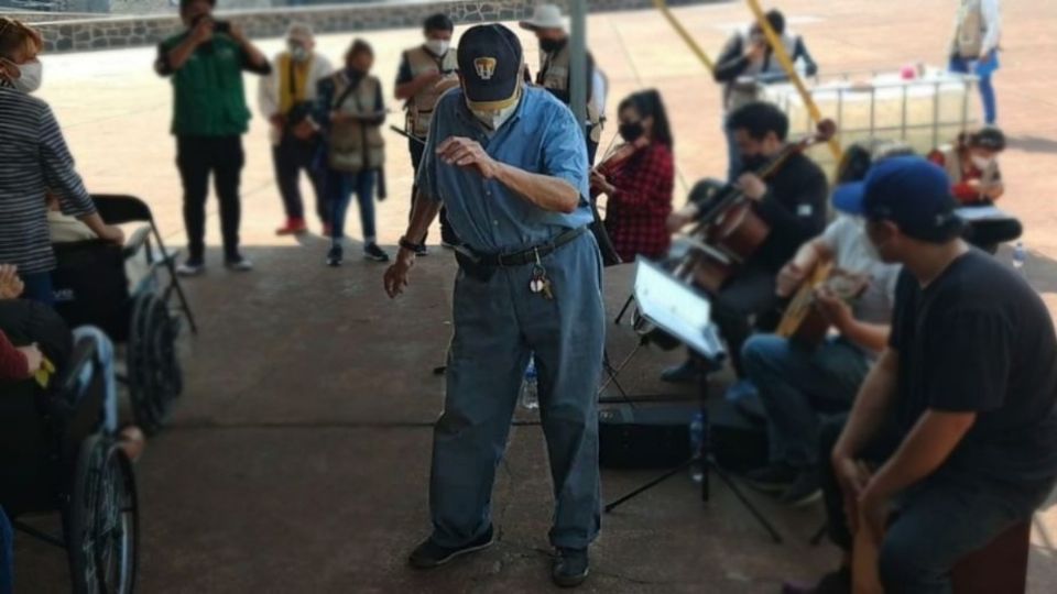 El festejado expresó su orgullo por ser parte de la Universidad Nacional. Foto: Gerardo Suárez