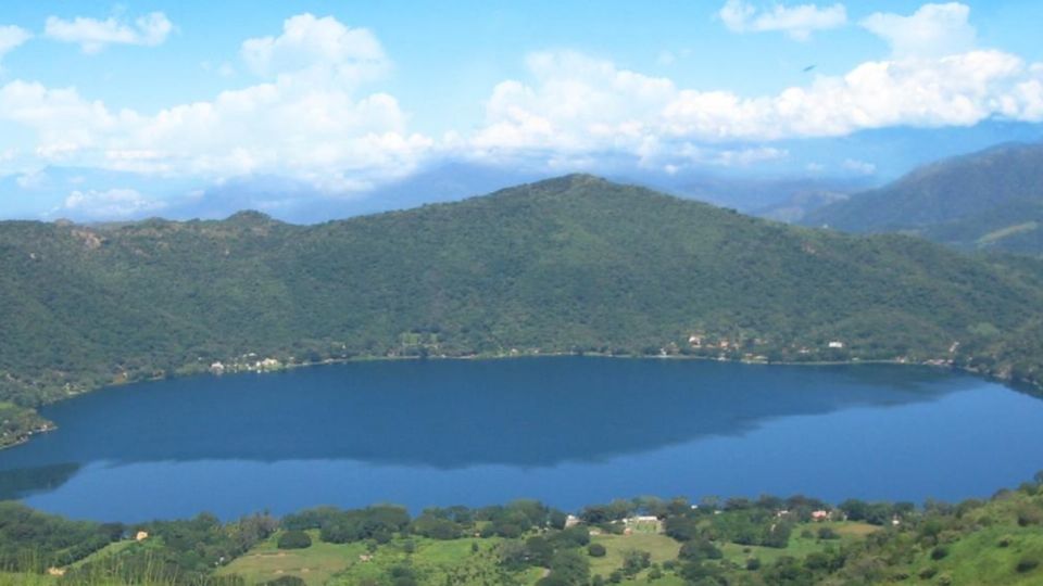 Panorámica de Lago Cráter de Santa María del Oro, el cual cuenta con una profundidad máxima de 60 metros. FOTO: Especial