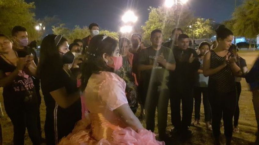 Quinceañera comparte la comida de su fiesta con migrantes en Tamaulipas: VIDEO