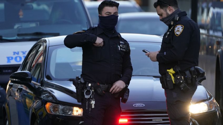 Hallan CADÁVER de una mujer ESCONDIDO entre cobijas y dentro del maletero de un auto