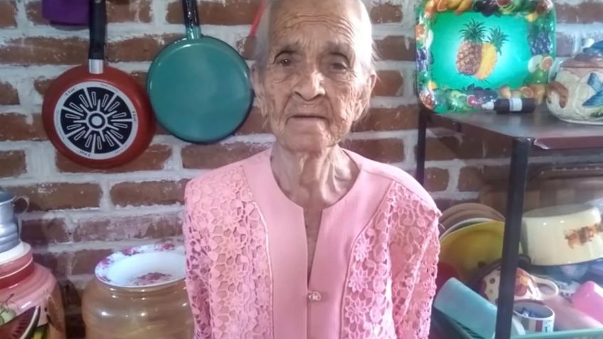 Abuelita quiere volverse FAMOSA en YouTube para poder tener DINERO para comer y pagar las cuentas | VIDEO