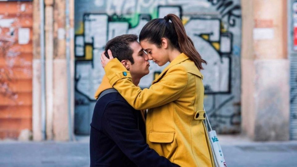 Pol Monen y María Pedraza, en una escena de película 'Amar'. Foto: Especial
