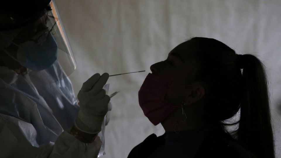 Se harán test de COVID-19 previo a los debates entre candidatos a las alcaldías de CDMX. Foto: AP