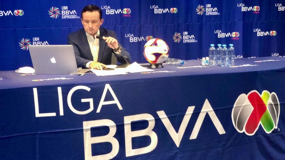 Mikel Arriola, presidente de la Liga MX, se pronunció porque se castigue severamente al jugador del Olimpia que lesionó a Jesús López. Foto: Especial