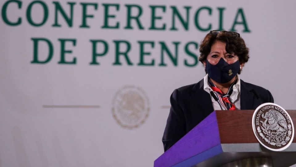 ESCALONADAS. Delfina Gómez, secretaria de Educación Pública, anunció que este lunes Campeche inicia clases presenciales. Foto: Cuartoscuro