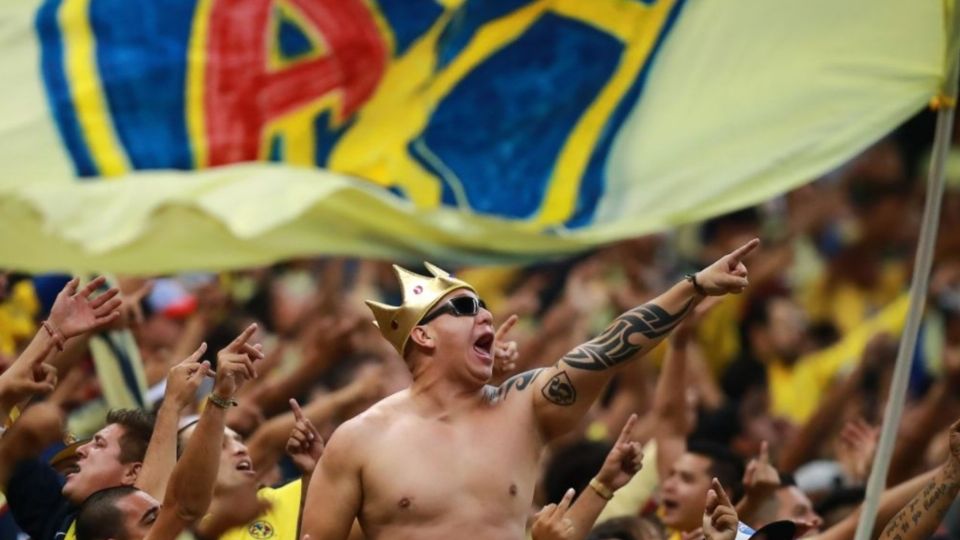 Los aficionados del América retratados en The Falcon y el Soldado de invierno. Foto: Especial.