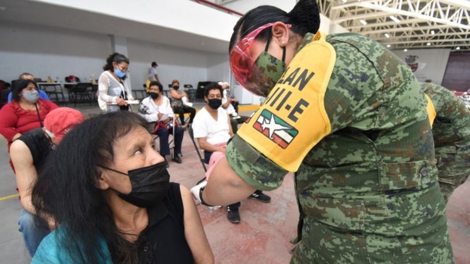 La jornada para la aplicación de la segunda dosis de la vacuna contra el Covid-19 concluyó en Ecatepec con 178 mil 905 personas de más de 60 años inmunizadas. Foto: Especial