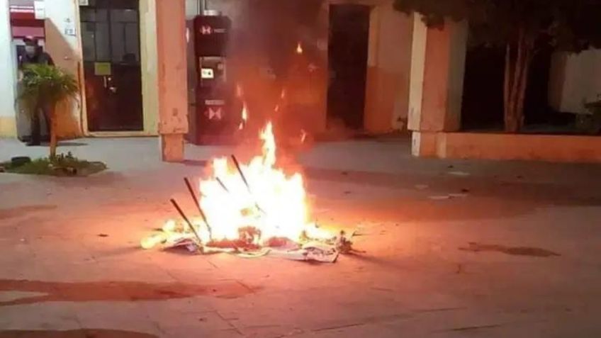 Turba vandaliza la presidencia municipal de Tlacotepec de Benito Juárez, Puebla