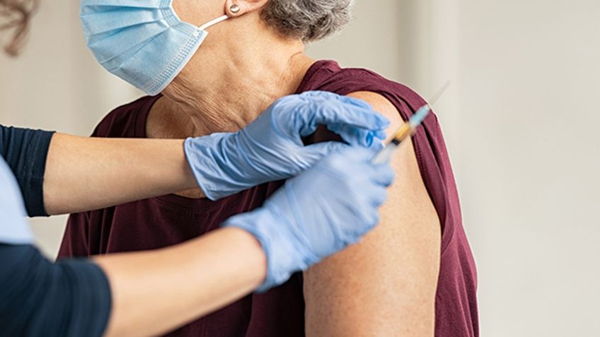 Mujer de 106 años sobrevive a dos pandemias y por fin es vacunada contra coronavirus