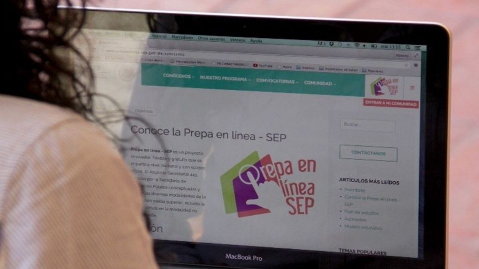 Desde este lunes 19 de abril y hasta el próximo 2 de mayo, los aspirantes interesados en cursar sus estudios de preparatoria en línea, podrán registrarse. FOTO: ESPECIAL