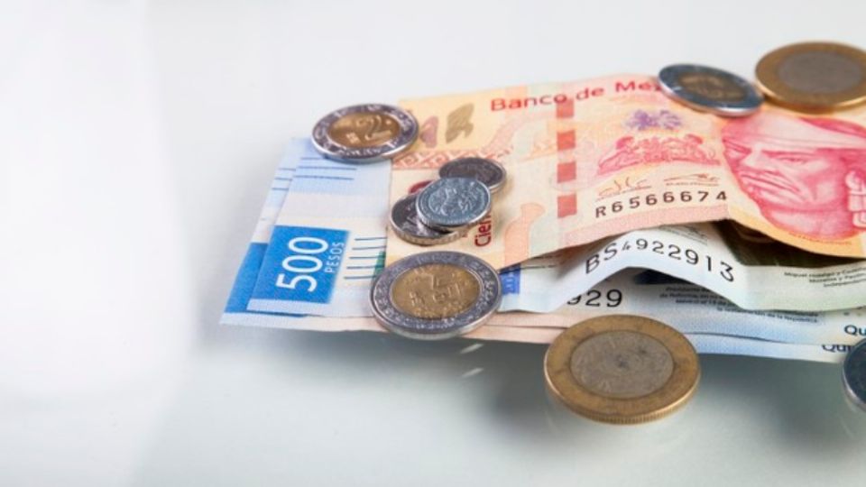 Peso suma seis sesiones a la alza, Bolsa cae 1.34%. Foto: freepik