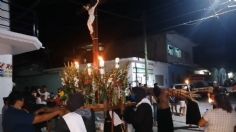 VIDEO: Pese a restricciones por Covid-19, realizan procesión de "los agachados" en Guerrero