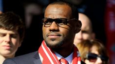 Una rara tarjeta de LeBron James establece un récord de precio en una subasta