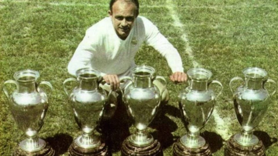 Hoy se cumplen 55 años del retiro de Alfredo Di Stéfano, emblema de una época dorada del Real Madrid. Foto: Especial