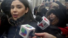 Emma Coronel de la vida LUJOSA a estar ENCERRADA solo con un libro