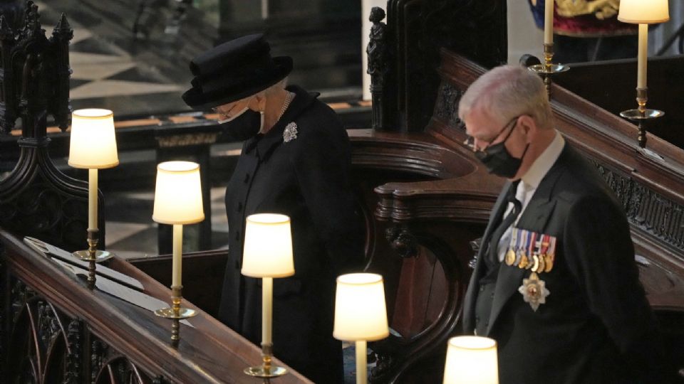 La monarca británica asistió a los funerales del duque de Edimburgo. Foto: AFP