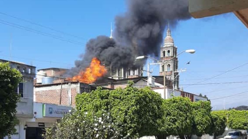 Explosión de cilindro de gas provoca incendio en iglesia del Señor de los Milagros en Michoacán | FOTOS