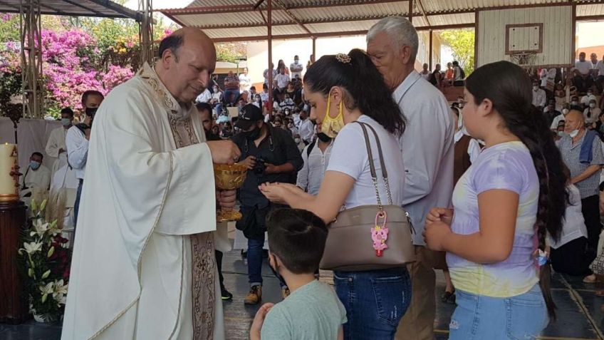 Franco Coppola da misa en Aguililla en honor a las víctimas de la violencia