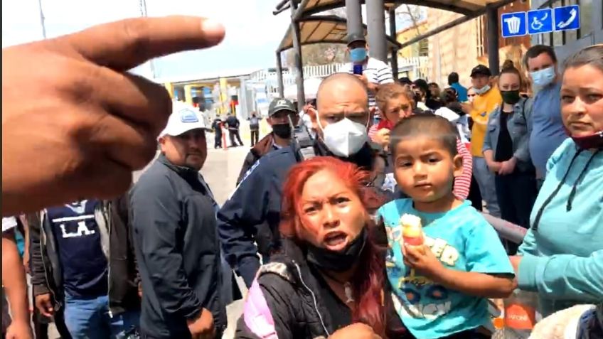 Migrantes presionan para cruzar a EU ante cierre de la Garita de San Ysidro