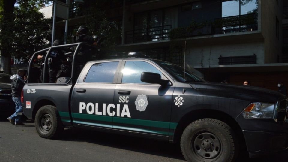 Hasta el momento se desconoce el estado de salud de los policías. Foto: @OHarfuch