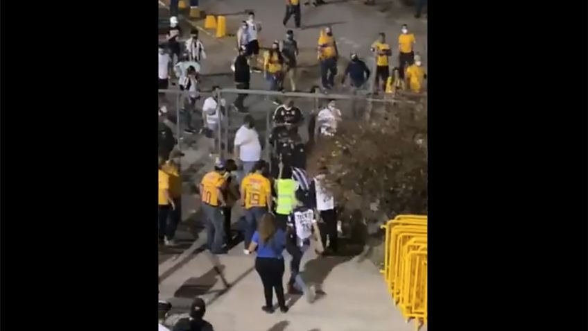 Aficionados de Tigres golpean a seguidor de Rayados afuera del Volcán tras Clásico Regio: VIDEO