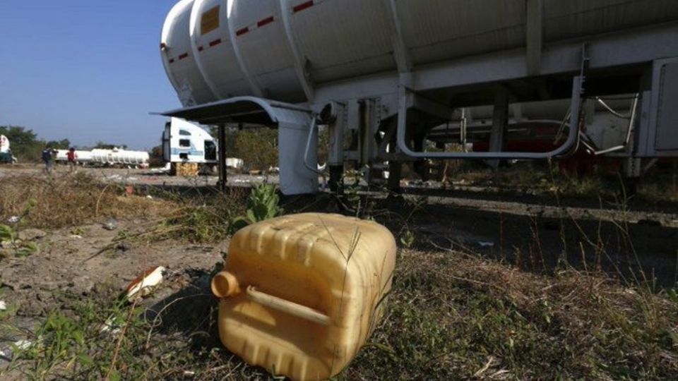 En todo el país durante se han detectado mil 901 tomas clandestinas en los diversos ductos de combustible en el territorio nacional, señaló Pemex. Foto: Especial