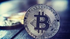 Bitcoin vuelve a registrar una caída; así se cotiza la Criptomoneda