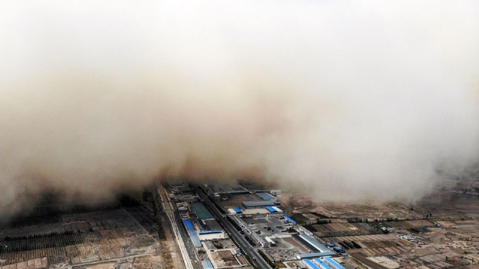 La autoridad meteorológica local emitió una alerta amarilla por tormentas de arena.